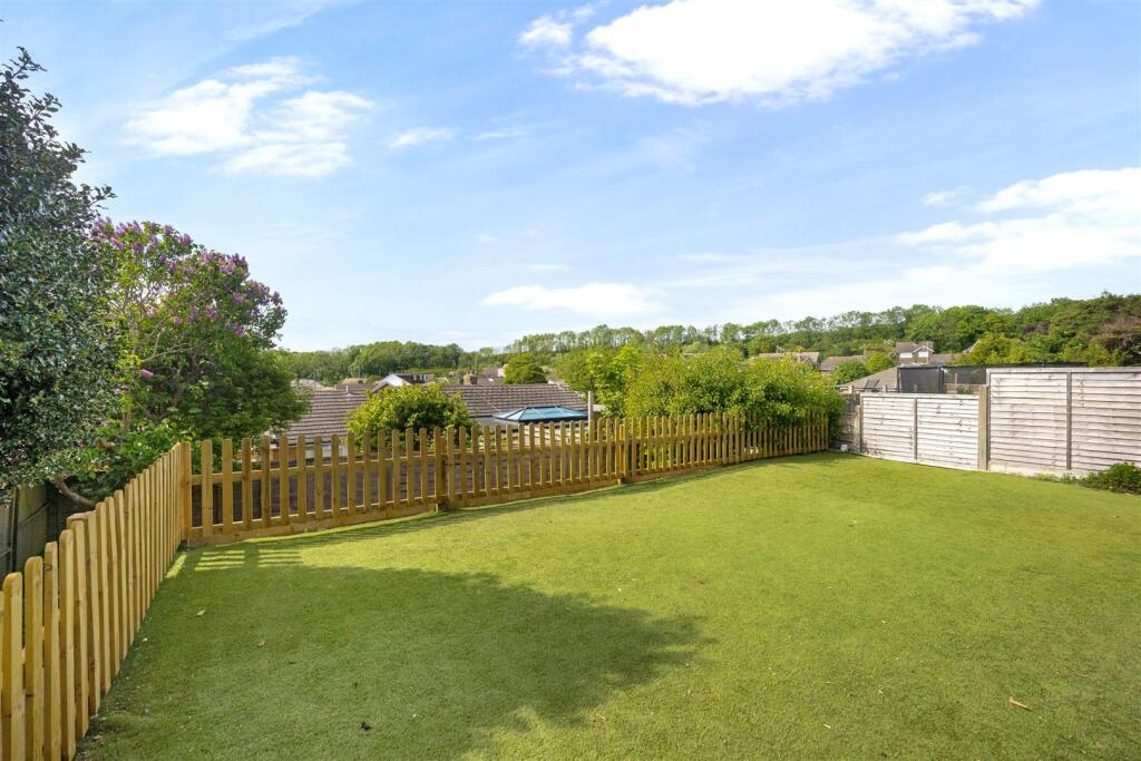 Hangleton Valley Drive 155 lawn.jpeg