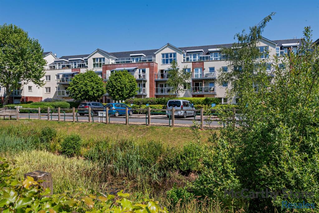 Ellisfields Court