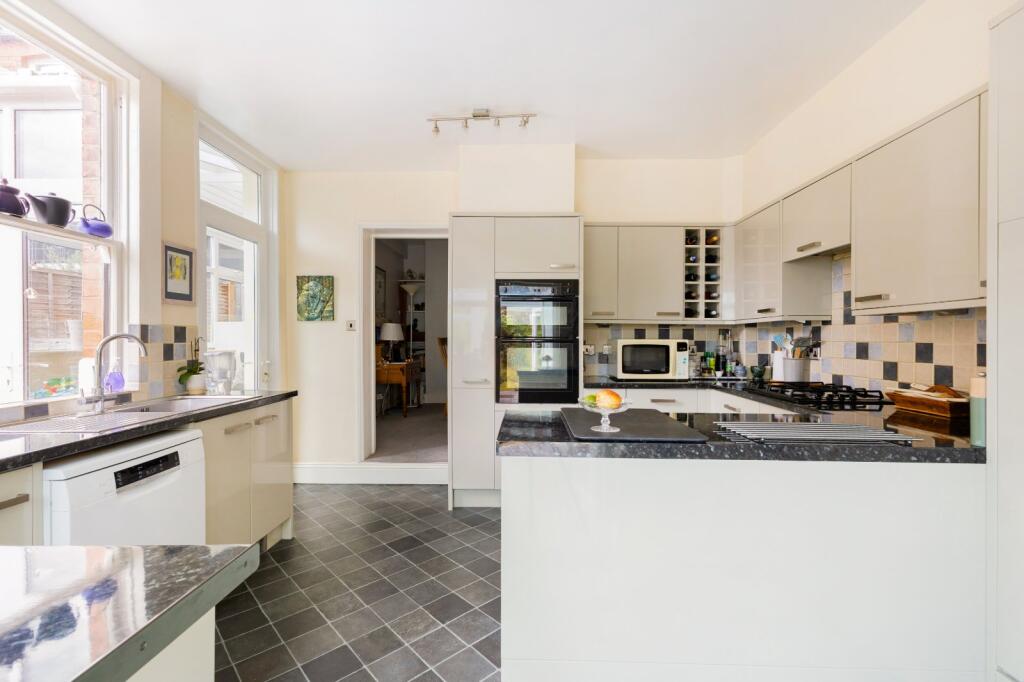 Kitchen/Breakfast