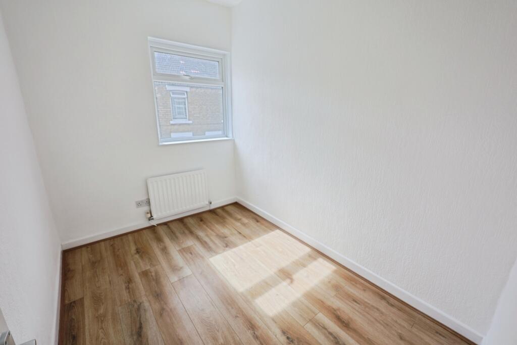 pbox-bedroom-329805.JPG