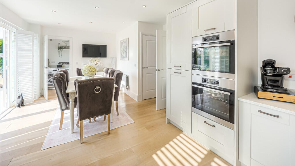 Kitchen/dining ro...