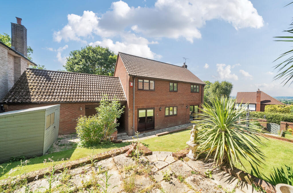 1296159-8-682cb34...