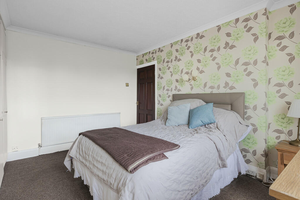 Bedroom 1 (2)