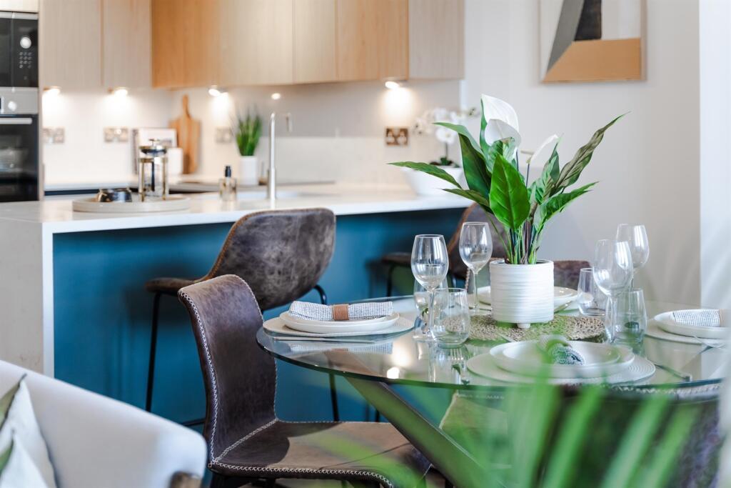 Dining area/kitchen