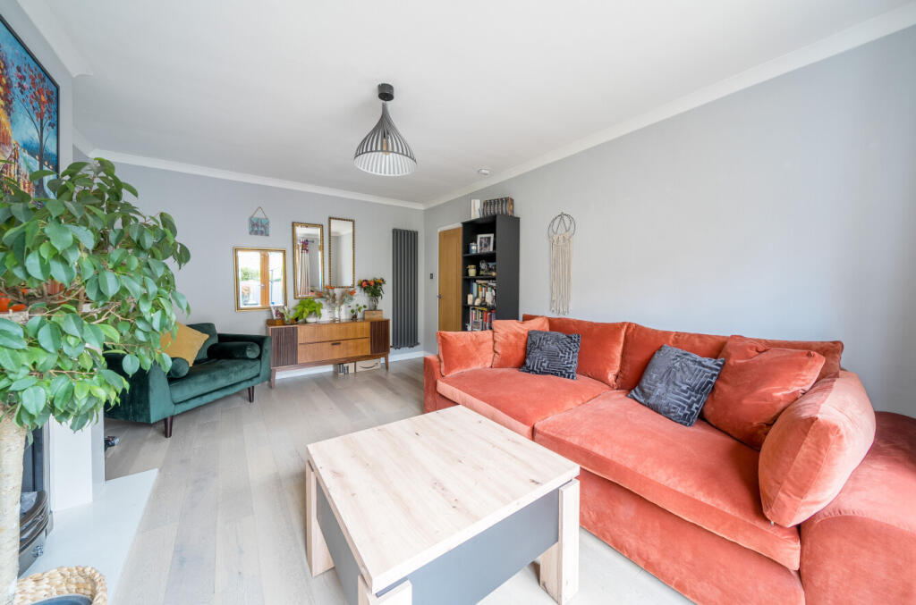 1372455-9-68fa236...