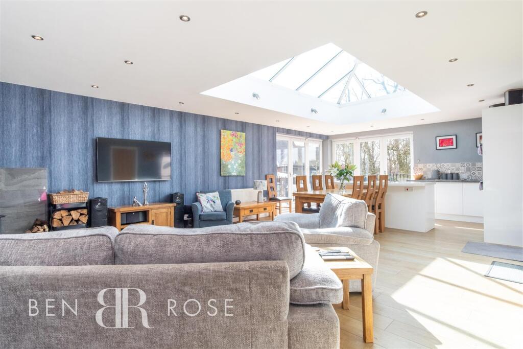 Kitchen/Dining/Family Room