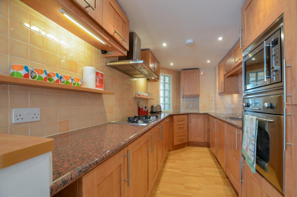 To Book A Viewing Call TPS Lostwithiel on 01208 87