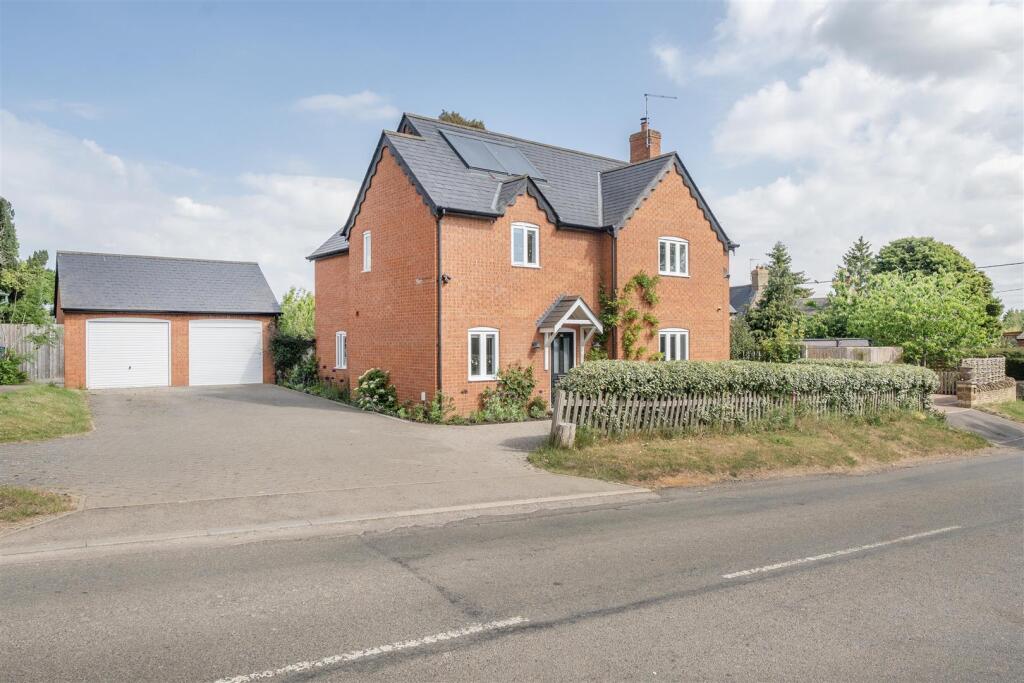 40 Wappenham Road, Abthorpe (1).jpg