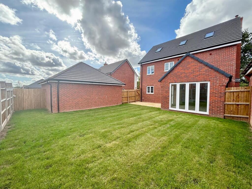 WhatsApp Image 2025-09-09 at 16.00.35_ab5c39a1.jpg