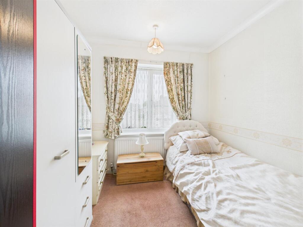 Bedroom: