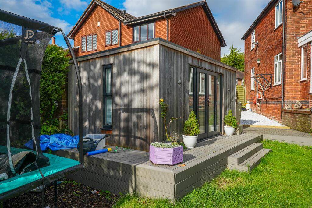 GARDEN OFFICE