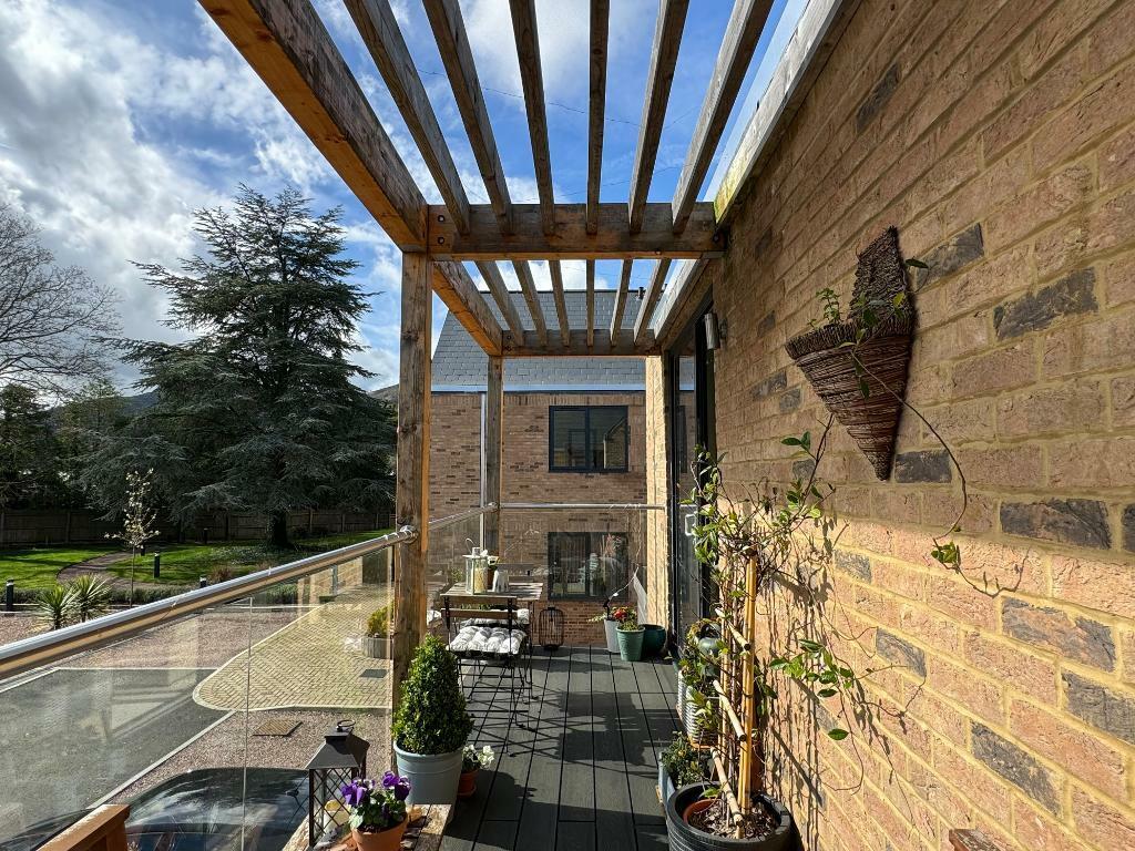 Only 2 bedroom apartment with long deck!