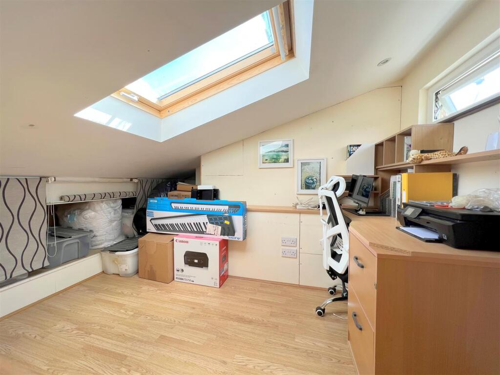 Loft Room-001.jpg