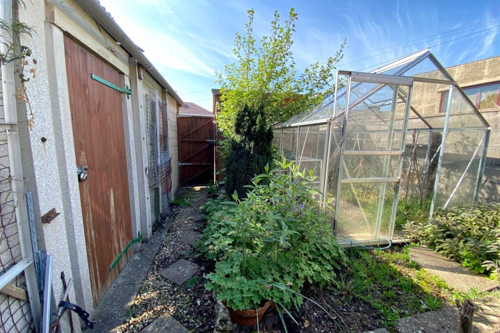 Garage, Shed and Gre