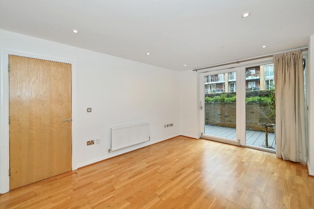 Battersea Park Road, London, SW8