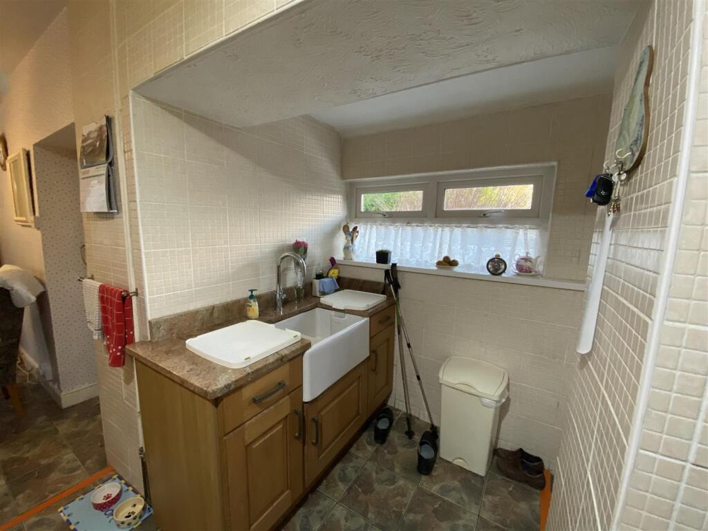 ANOTHER ROOM ASPECT