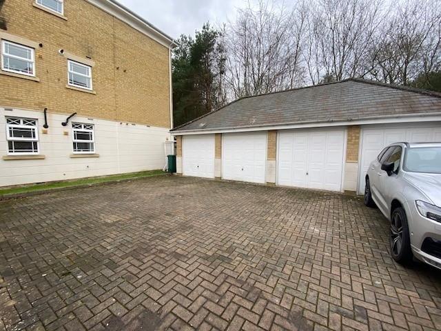 17 Drifters Drive garage.jpg