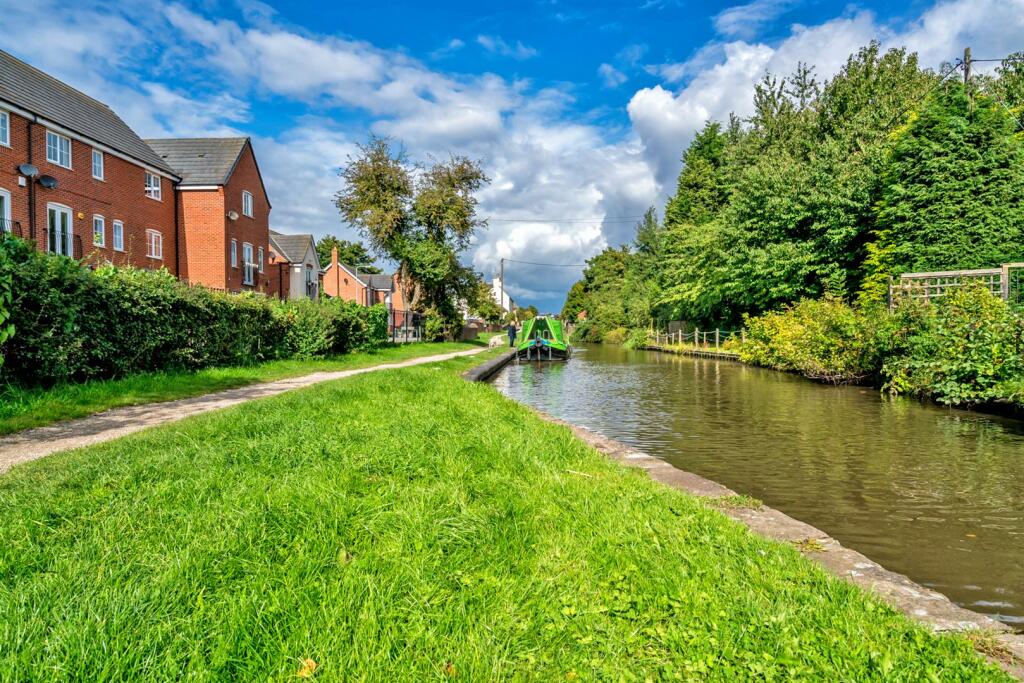 Barlow Avenue, Tamworth, B772FS (49 of 50).jpg