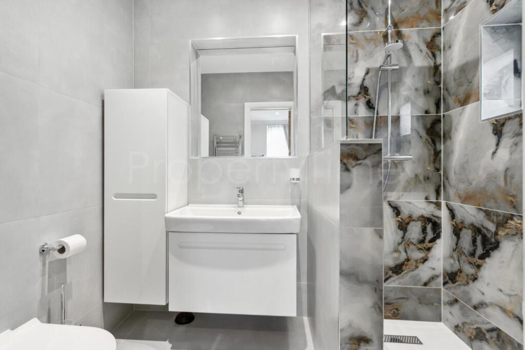 Ensuite Shower Room