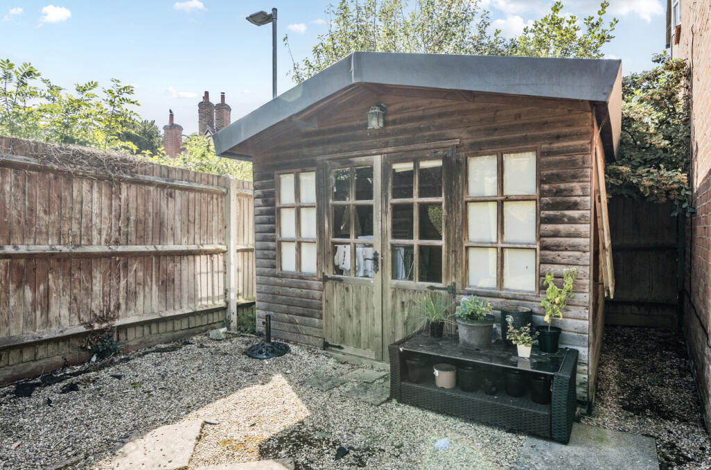 1347991-11-68bed5...