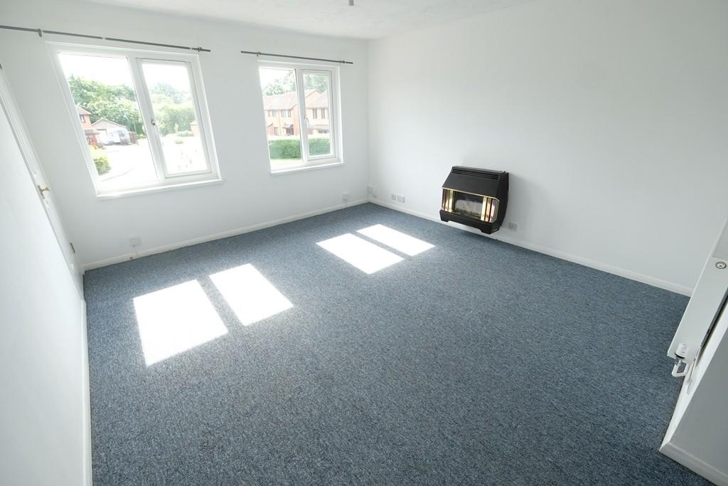 SITTING/DINING ROOM