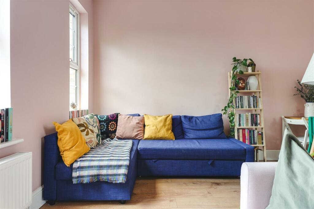 338 Mare Street-1.jpg