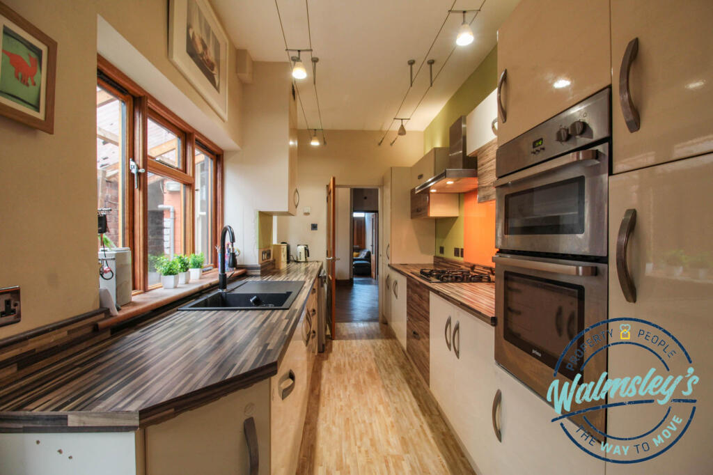 Kitchen towards dining room