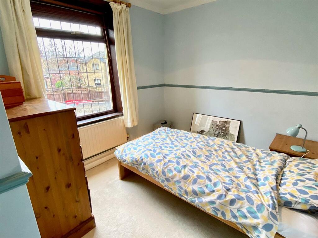 child lane 8 bed 2.jpg