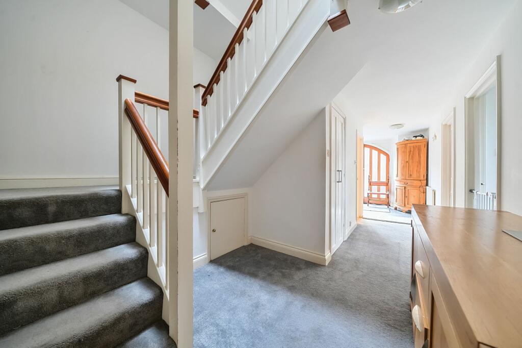 Entrance Hall (2)