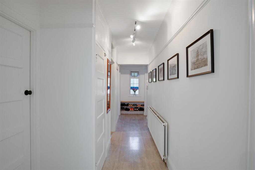 10-c1f183019-PropWPen-JJ-Dover House-10.jpg