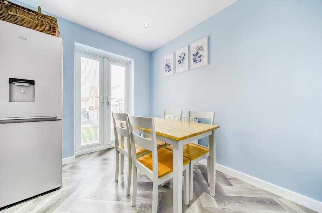 1345384-8-68b22c7040e2b-ARW