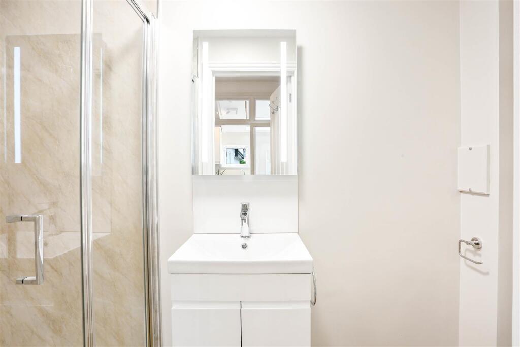 1508626323 - F2 - 1.jpg