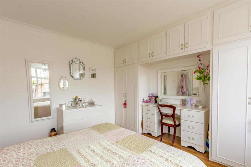 Bed 1 (5)-HDR copy.jpg