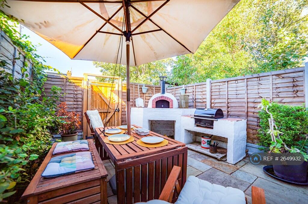 Urban Pizza Oven Garden