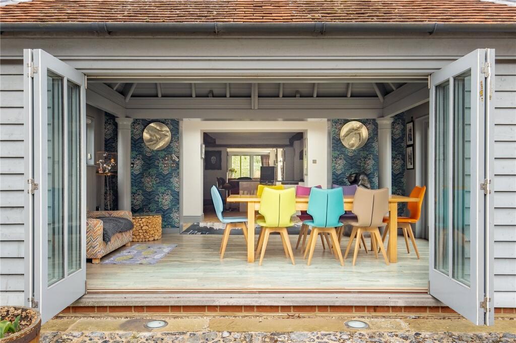 Breakfast Room