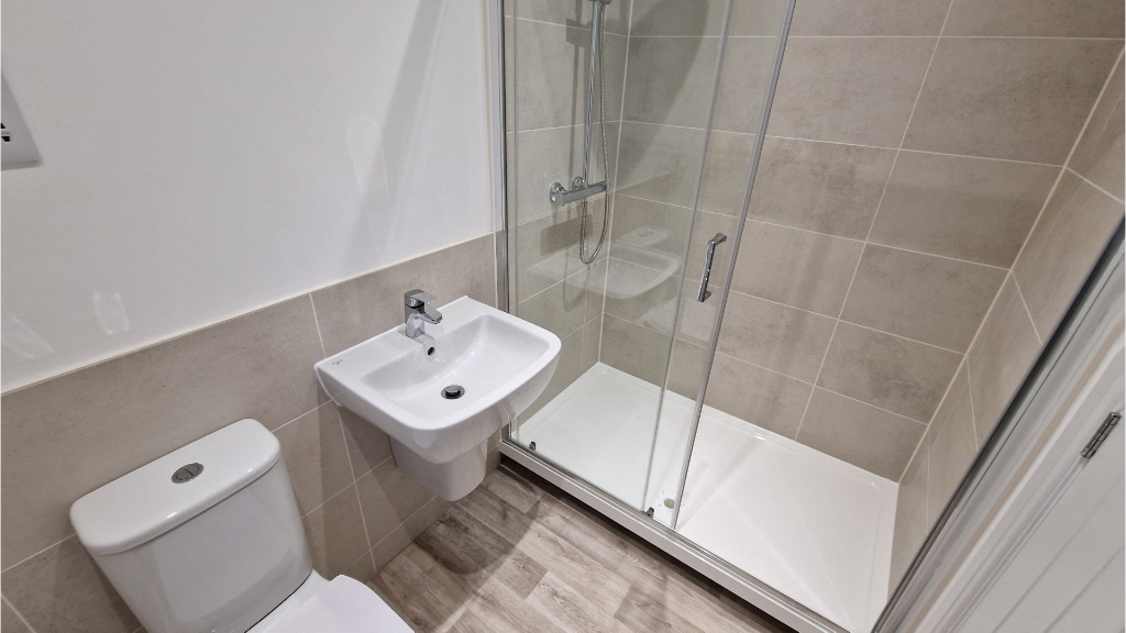 En-Suite + Shower