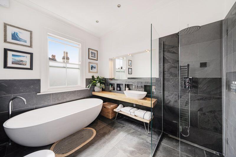 Bath/Shower Room