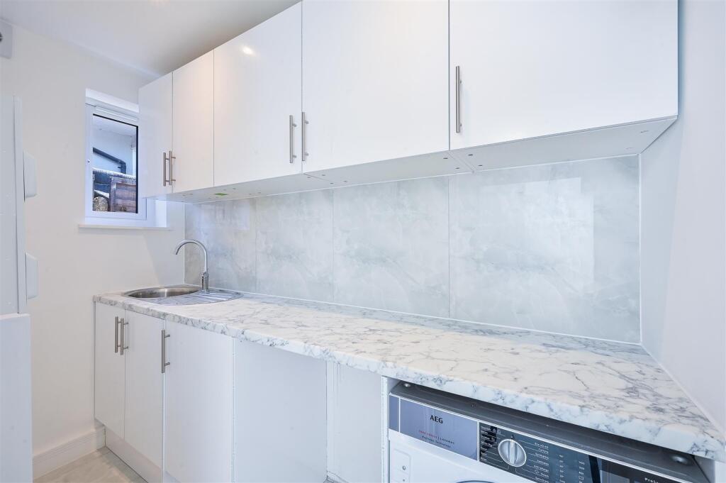 CLAREMONT GARDENS, 22- (2).jpg