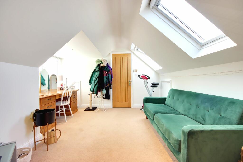 Fourth bedroom