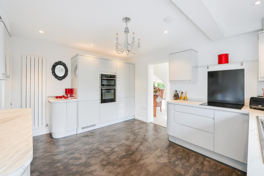 ChatGPT Image Aug 4, 2025, 12_02_43 PM.png