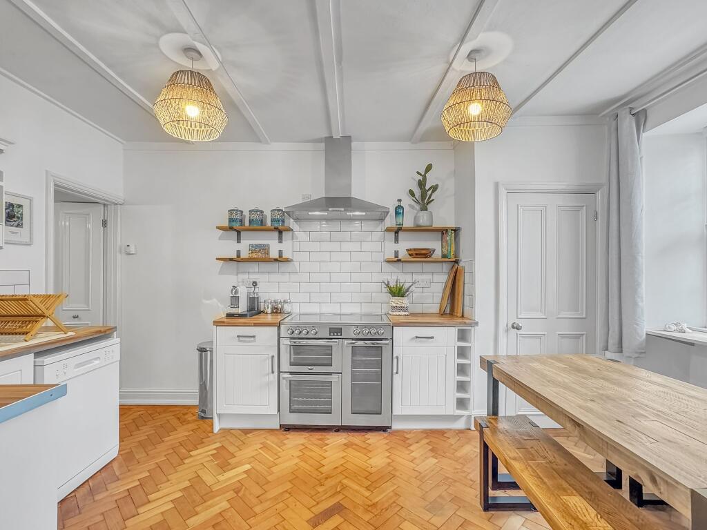 Kitchen / Diner / Lounge