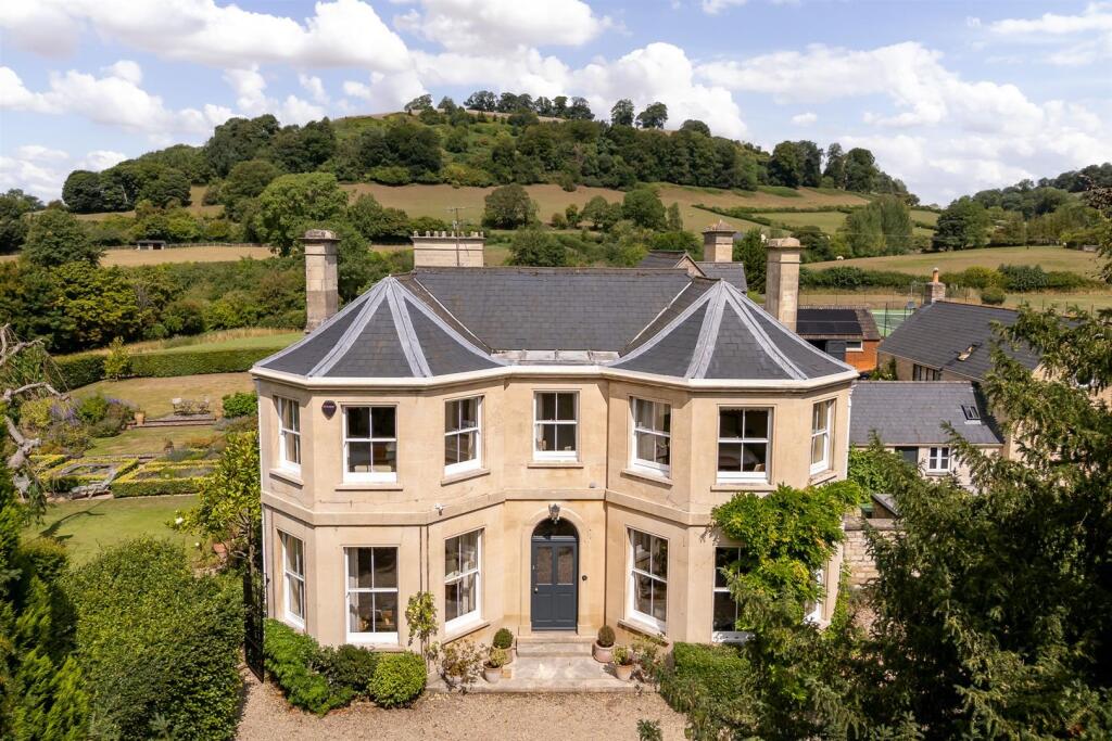 83 - Rockstowes Hill - GL11 5AF - Web.jpg