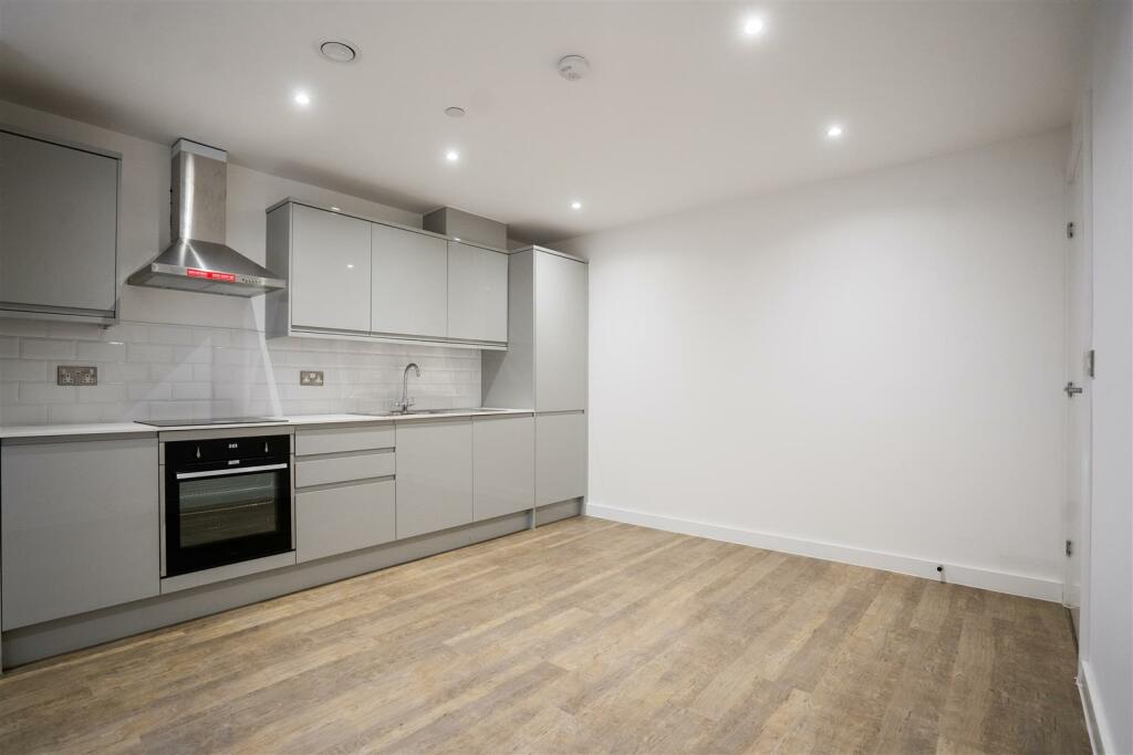 Flat 4-00006.jpg