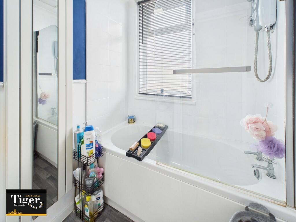 CAM02176G0-PR0725...