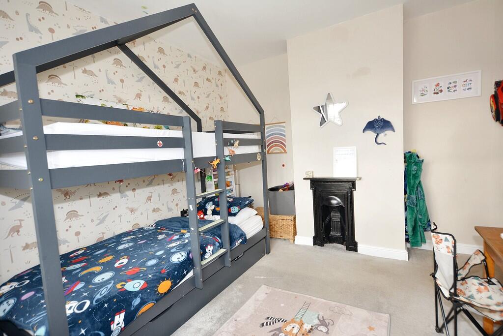 Bedroom 2 (2)