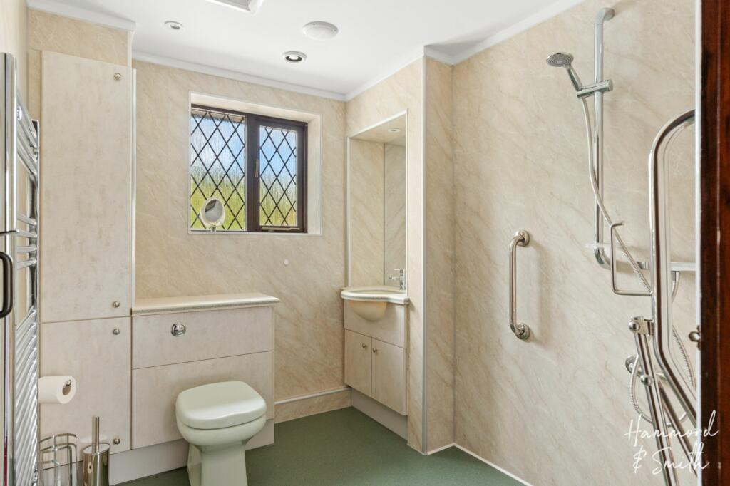 Annexe Shower Room