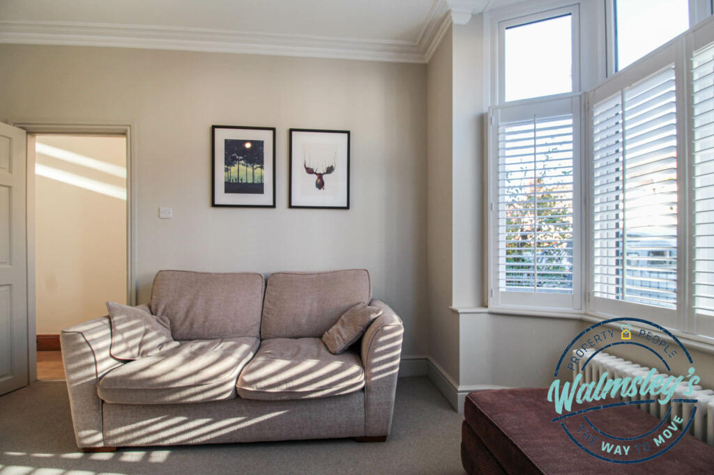 Sitting room bay