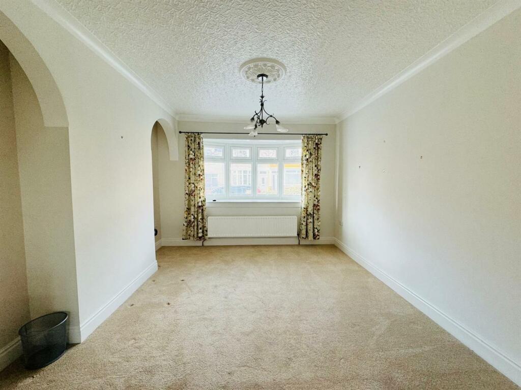 WhatsApp Image 2024-09-16 at 20.22.33 (8).jpeg