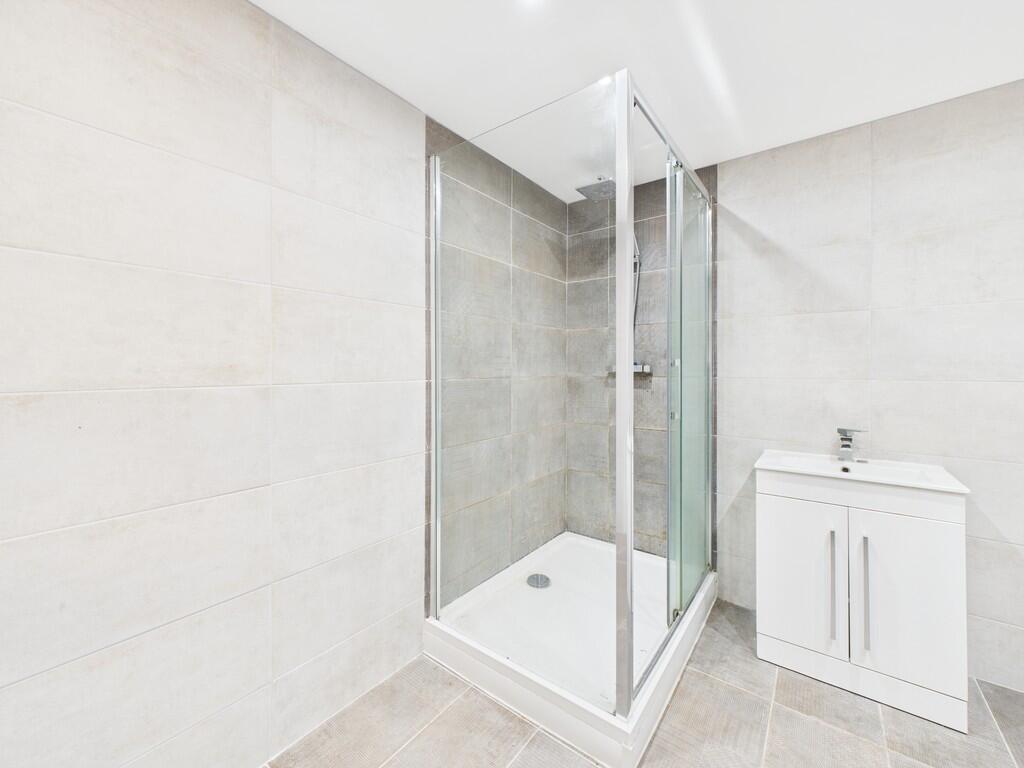 CAM05068G0-PR0012...