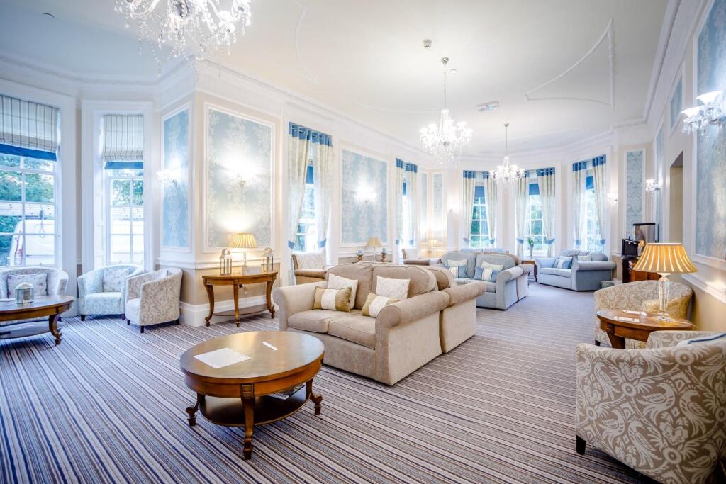 Kenton Lodge- Communal Lounge.jpg